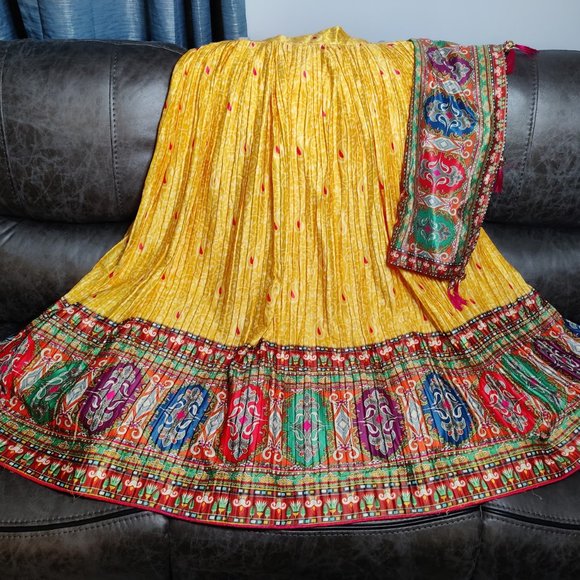 Zansi Lehenga - Brand New -  Unstitched - Picture 2 of 2